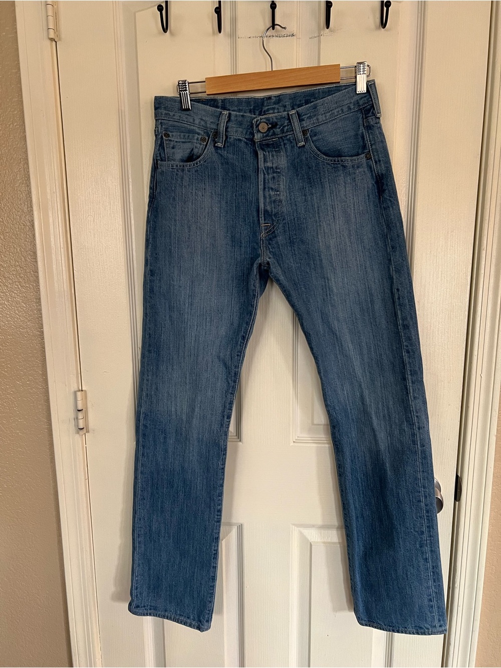 Levi’s 501 Original Fit Jeans 30x32 Medium Wash Button Fly Straight Leg